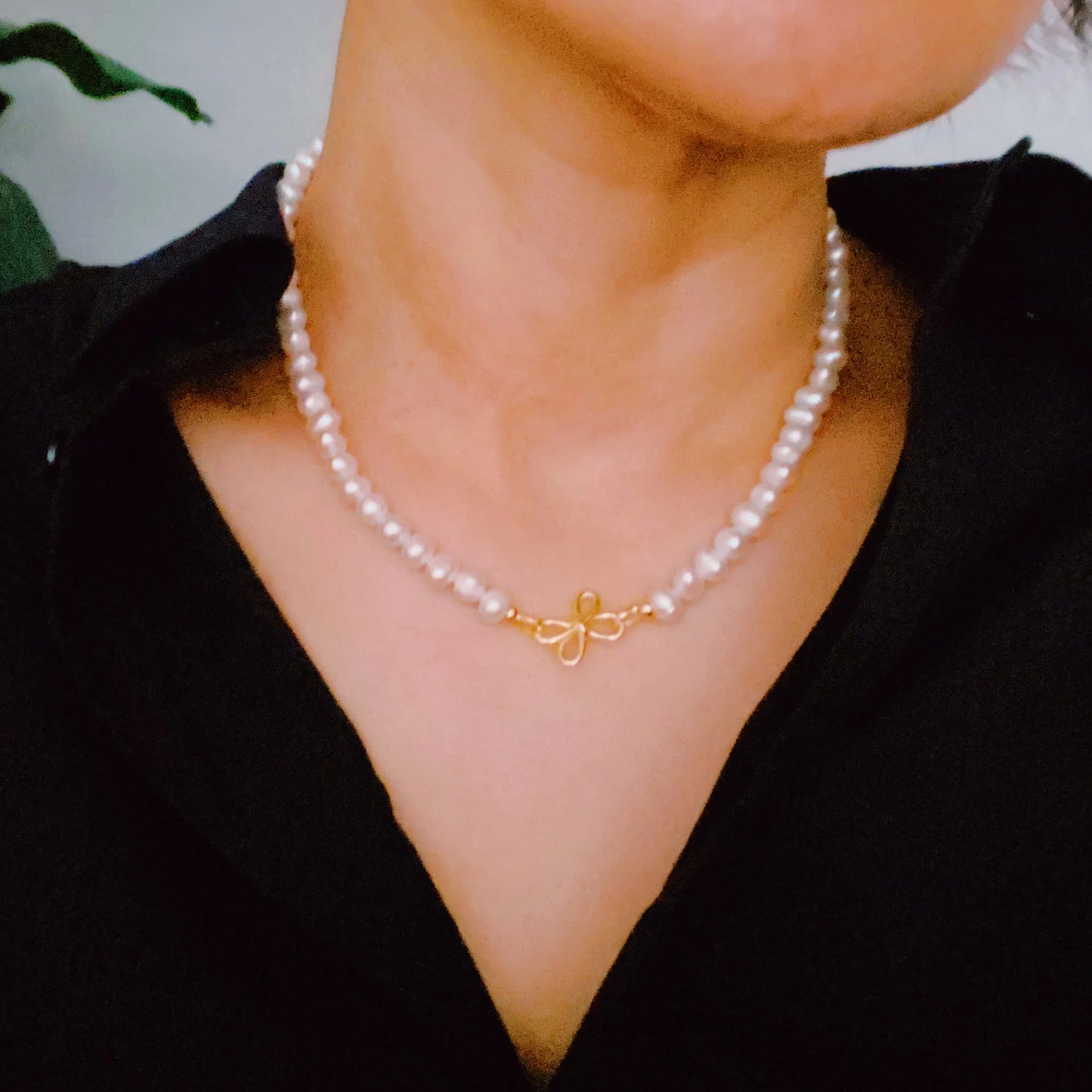 Clover Clasp Genuine Pearl Necklace