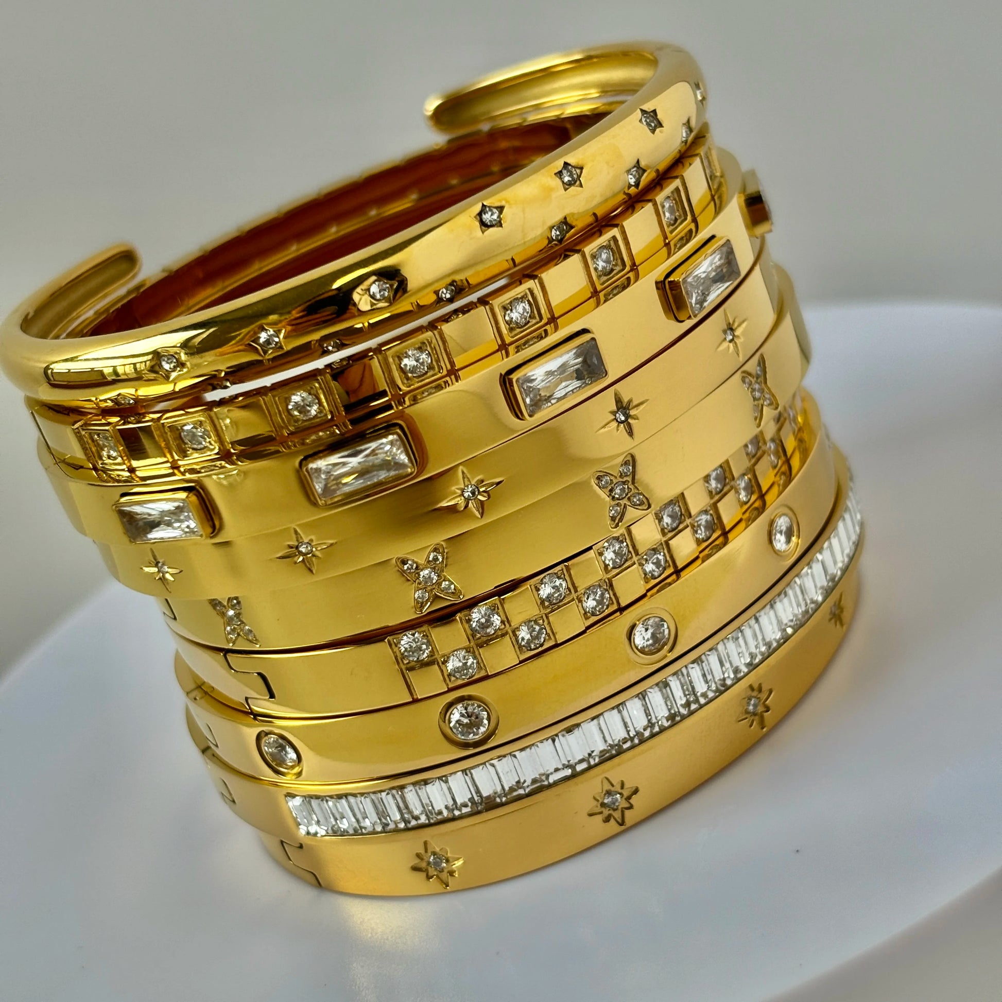 Luxurious Waterproof Colorful Cubic Zirconia Stainless Steel Bangle - Elegant 18K gold Plated Bracelet for Fashionable Women