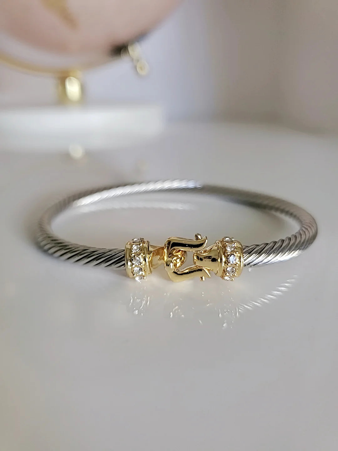 "Chic and Stylish Hook Bangle Bracelet"